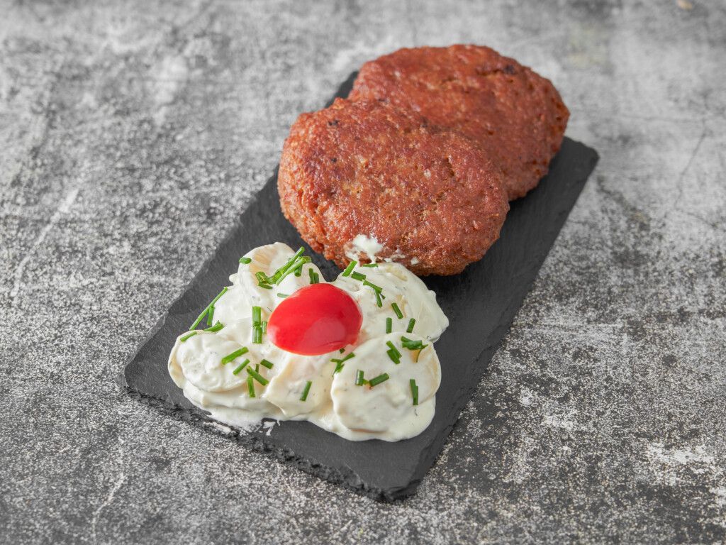 2 stk. m. kartoffel salat